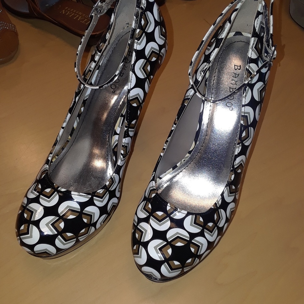Shoes - Picture 2 of 2